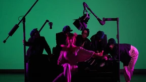 Trauriger Ritter mit Baseballkappe