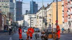 Hessen erwägt Fahrverbote auf fünf Straßen in Frankfurt