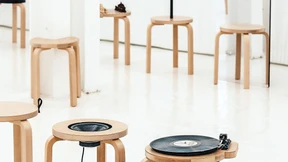 Ein Hocker, 100 Möglichkeiten