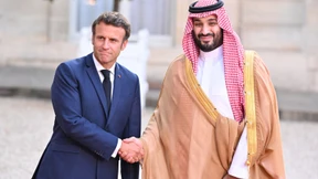 Macrons herzlicher Händedruck