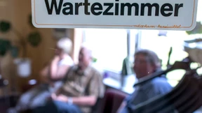 Vertrauen ins Gesundheitssystem sinkt rapide