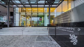 Russen müssen trotz schwieriger Einreise zum Prozess nach Deutschland