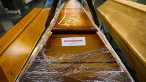 Deutschland überschreitet Schwelle von 100.000 Corona-Toten