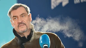 Nein, meine jungen Männer geb’ ich nicht!