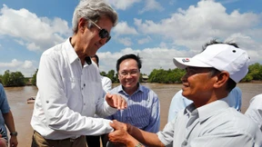 John Kerry trifft Kriegsgegner in Vietnam wieder