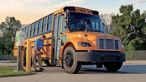 Geschäft brummt, Bus nicht