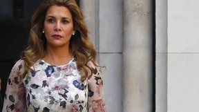 Es kümmert ihn nicht, ob sie lebt oder stirbt