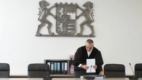 „Das Mädchen fiel ihm auf“