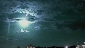 Meteorit verglüht über Brasilien