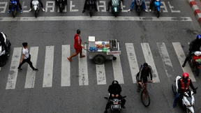 Deutscher Straftäter verrät sich mit Social Media-Fotos vom Hähnchenstand