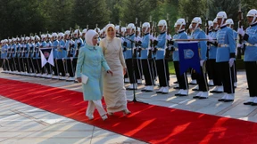 Die neue Türkin trägt wieder Tuch