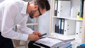 Was tun, wenn die Kollegen mauscheln?