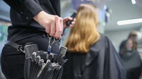 Jeder vierte Erwerbstätige verdient weniger als 14 Euro die Stunde