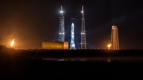 Zwei zögerliche Superraketen