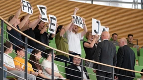 Antifa stört Kretschmers Rede im Landtag