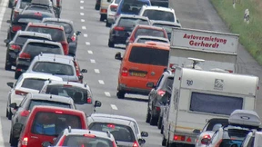 Kostet die Pkw-Maut 100 Euro im Jahr?