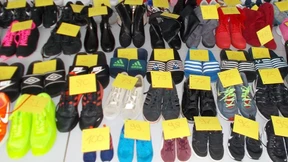 Polizei in Essen bringt verlorene Schuhe zurück