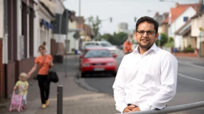 Wurzeln in Pakistan, Früchte in Frankfurt