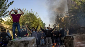 Die Revolutionswächter drohen, die Demonstrationen gehen weiter