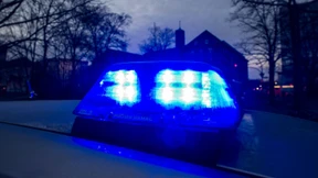 Mann stirbt nach Raub bei Hausbrand