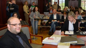 Ehemaliger Chef-Ermittler weist Vorwürfe zurück