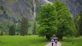 Alter Mann aus Maintal stirbt beim Wandern in Oberbayern