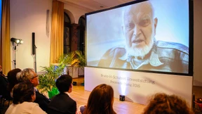 Zum Wohl der Wale und Nashörner