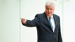 Seehofer: Obergrenze oder Opposition