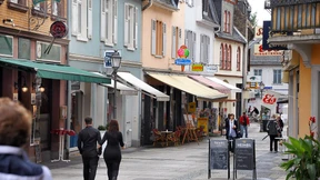 Zufahrt zum Rheinufer mit Zahlencode  