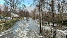 Hunderte kämpfen gegen das Hochwasser in Niedersachsen