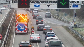 Marode Autobahnbrücke nahe Wiesbaden für größere Laster tabu