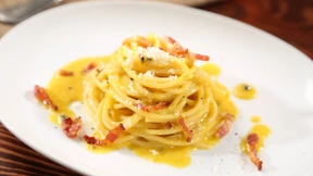 Wie wird die Carbonara-Soße richtig zubereitet?