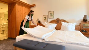 Übernachtungen im März fast verdreifacht