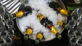 Kaviar und Champagner ohne Maske