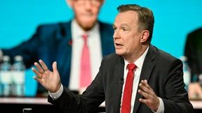 Sparkurs? „Das verkennt die Ursache des Zinsanstiegs“