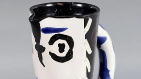 Mann vergisst echten Picasso-Krug im Zug