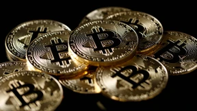Bitcoin steigt erstmals auf 60.000 Dollar