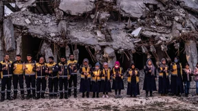 Menschen in der Türkei gedenken Erdbebentoten mit Trauermarsch