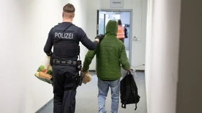 Poseck fordert Handyortung von Ausreisepflichtigen