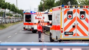 Kleinflugzeug überschlägt sich bei der Landung