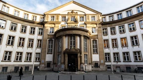 Mann erstickt Ehefrau und behinderten Sohn