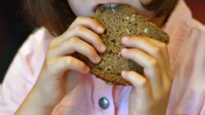 Wie kommt das Maschinenöl ins Brot?