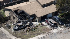 Businessjet stürzt in Wohngebiet in San Diego – mindestens zwei Tote