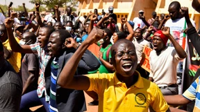 Französische Soldaten feuern auf Demonstranten in Burkina Faso