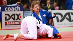 Wie eine 23 Jahre alte Sportwissenschaftlerin Fußballprofis Beine macht