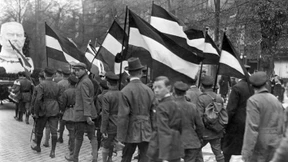 Hindenburg und die Sehnsucht nach Glanz und Gloria