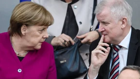 Galgenfrist für Merkel im Asylstreit