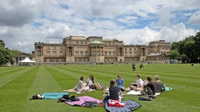 Im Garten Ihrer Majestät