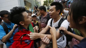 Zusammenstöße zwischen Mob und Studenten