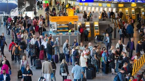 Spatenstich für drittes Terminal 